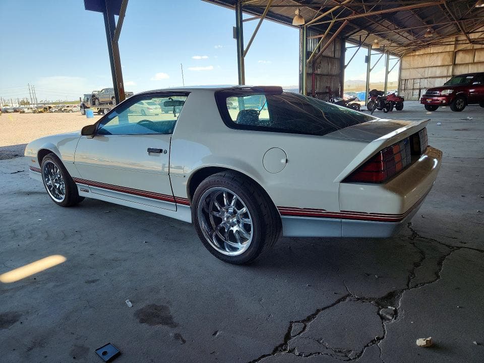 1986 CHEVROLET CAMARO 2