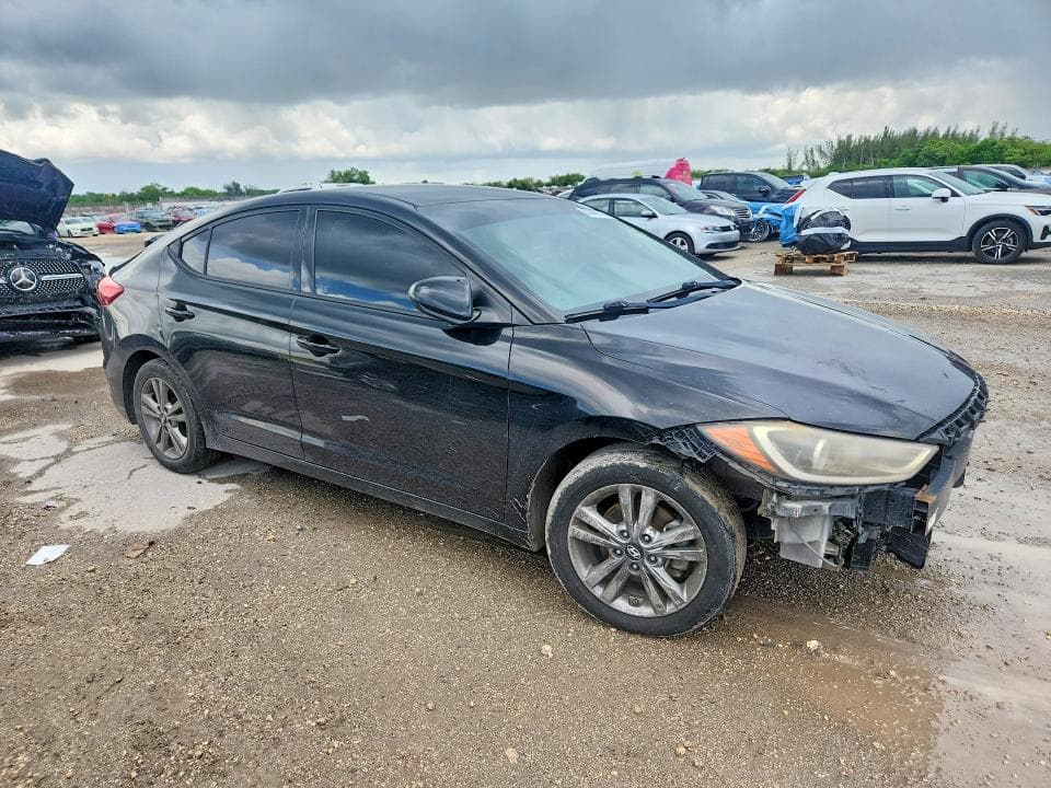 2018 HYUNDAI ELANTRA SEL 4