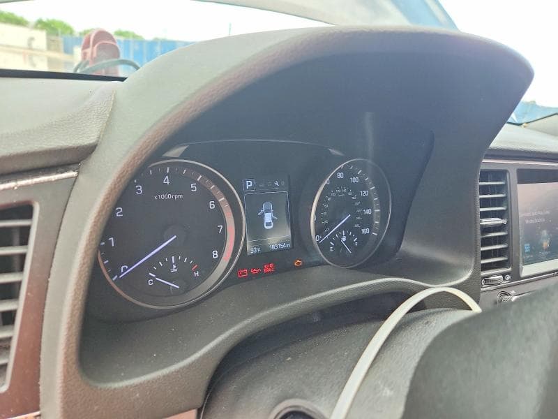2018 HYUNDAI ELANTRA SEL 9