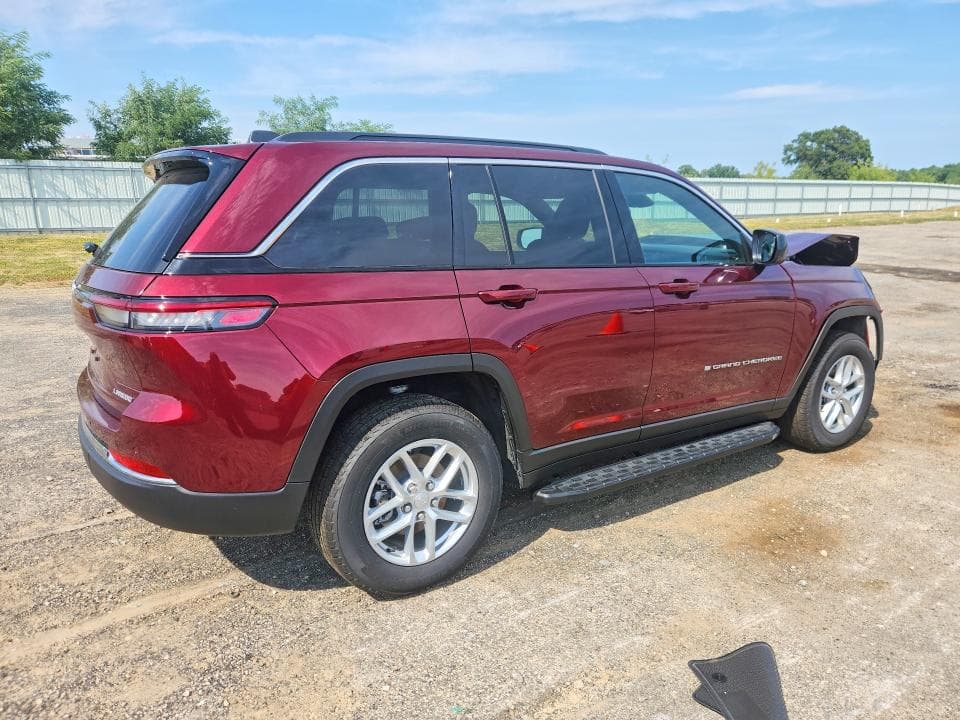 2025 JEEP GRAND CHEROKEE LAREDO 3