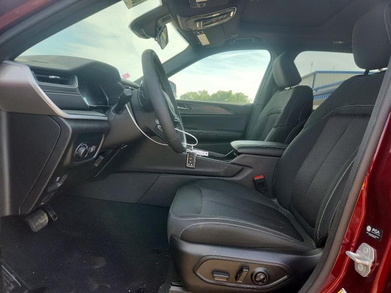 2025 JEEP GRAND CHEROKEE LAREDO 7