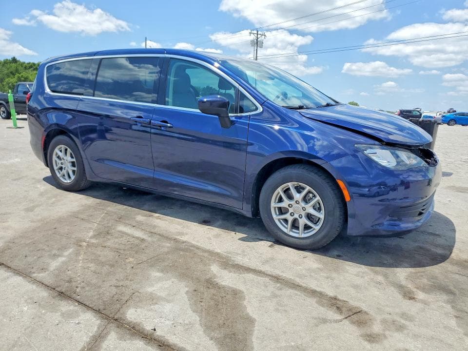2019 CHRYSLER PACIFICA TOURING 4