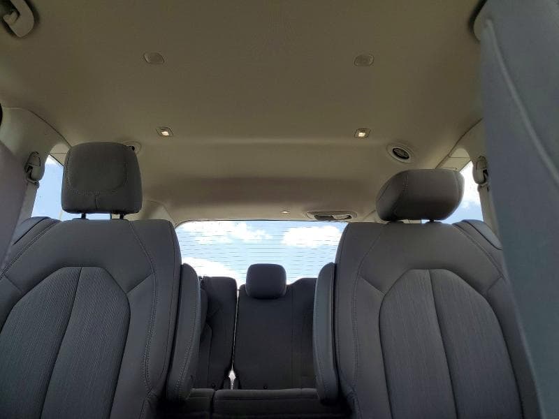 2019 CHRYSLER PACIFICA TOURING 10