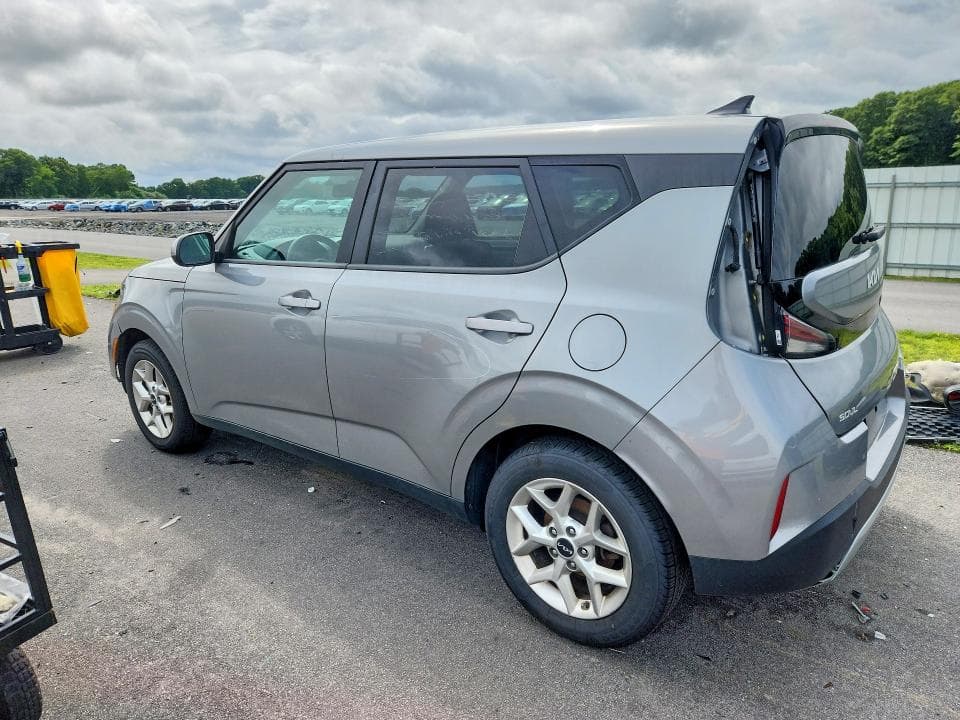 2023 KIA SOUL LX 2