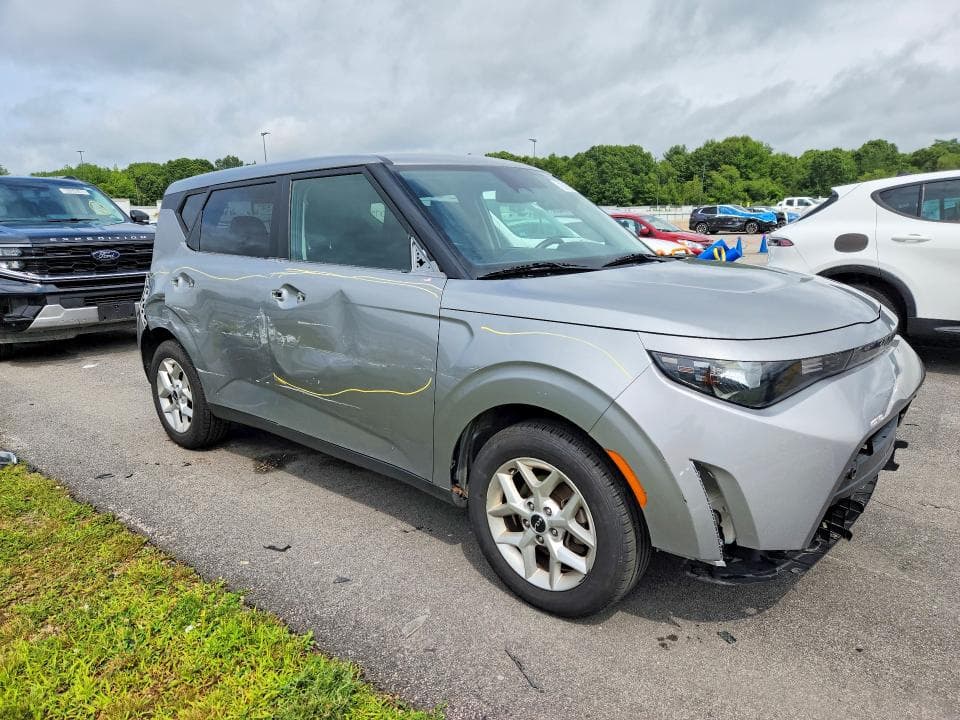 2023 KIA SOUL LX 4