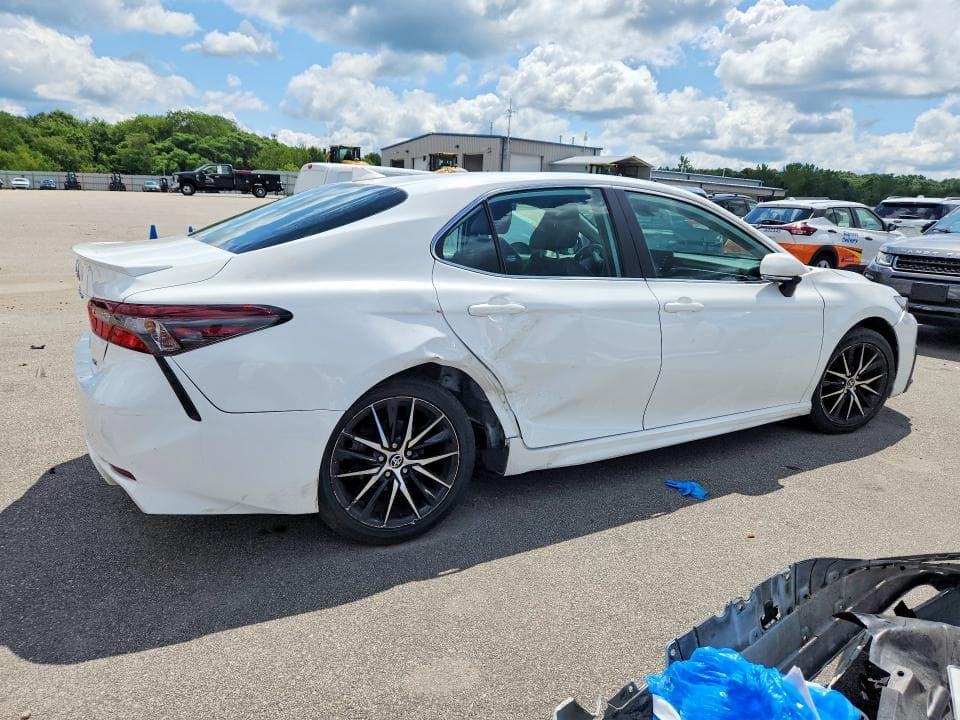 2024 TOYOTA CAMRY SE 3
