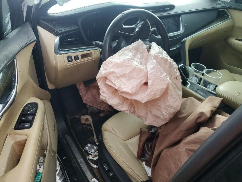 2018 CADILLAC XT5 8