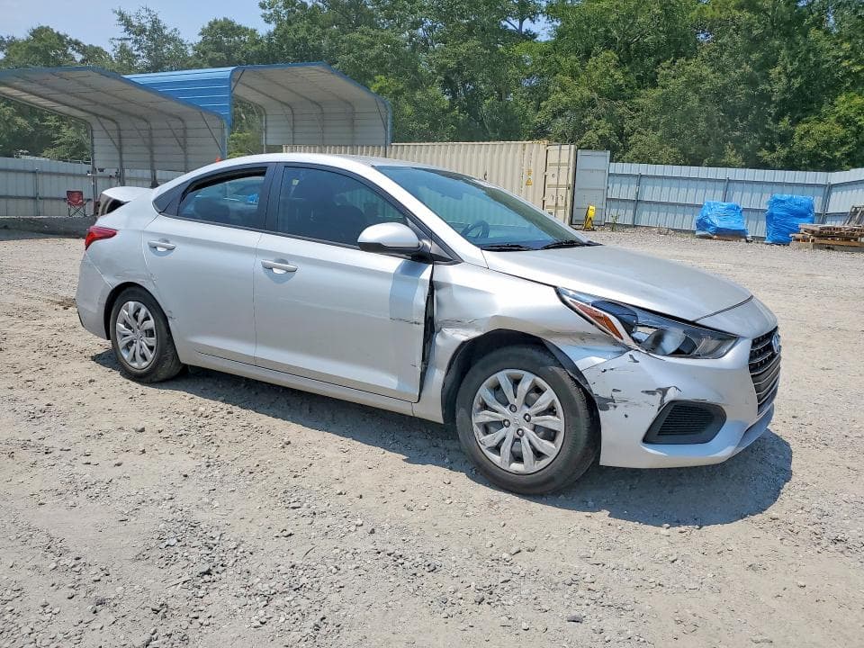 2022 HYUNDAI ACCENT SE 4