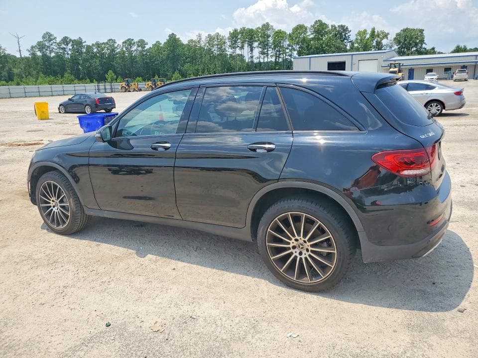 2021 MERCEDES-BENZ GLC 300 2