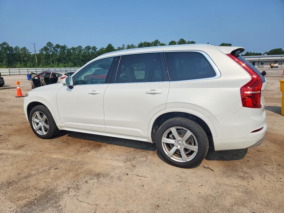 2022 VOLVO XC90 T5 MOMENTUM 2