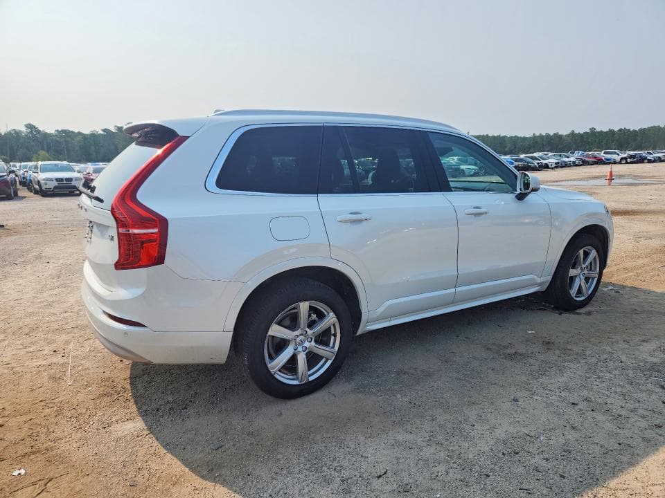 2022 VOLVO XC90 T5 MOMENTUM 3