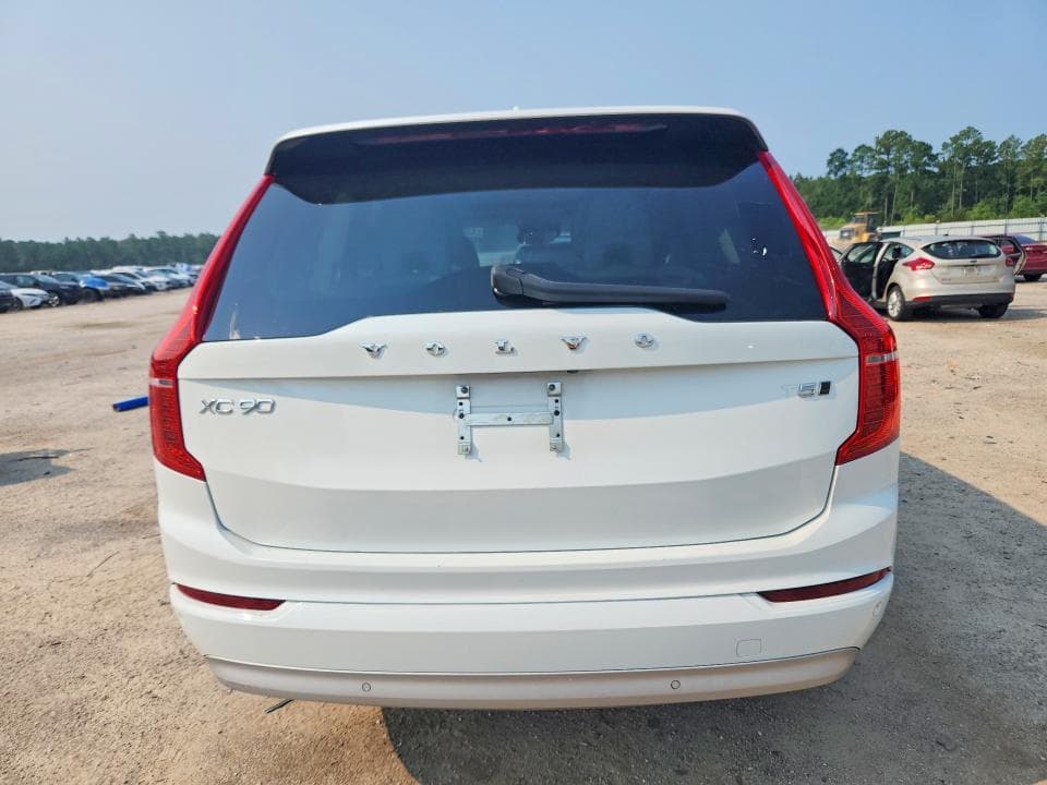 2022 VOLVO XC90 T5 MOMENTUM 6