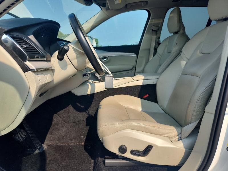2022 VOLVO XC90 T5 MOMENTUM 7