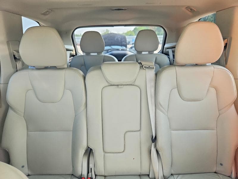 2022 VOLVO XC90 T5 MOMENTUM 10