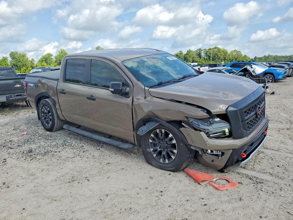 2021 NISSAN TITAN PRO-4X 4