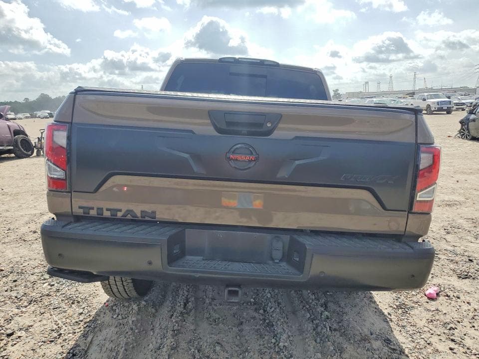2021 NISSAN TITAN PRO-4X 6