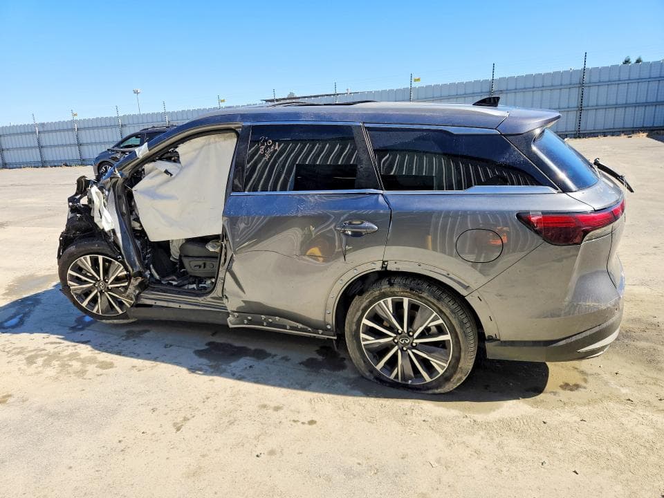 2026 INFINITI QX60 LUXE 2