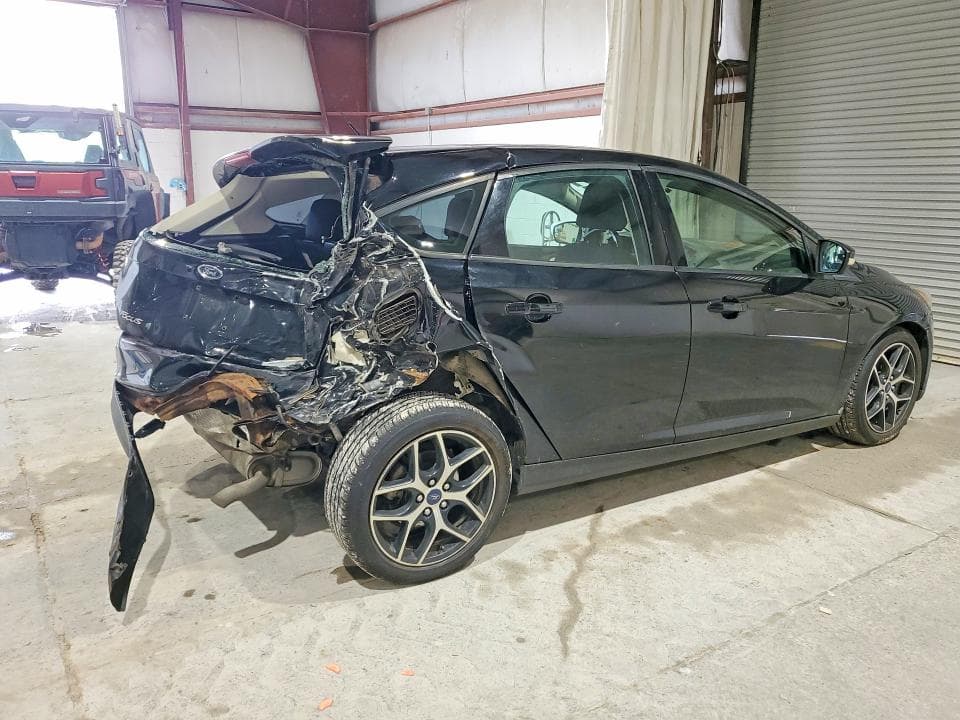 2017 FORD FOCUS SEL 3
