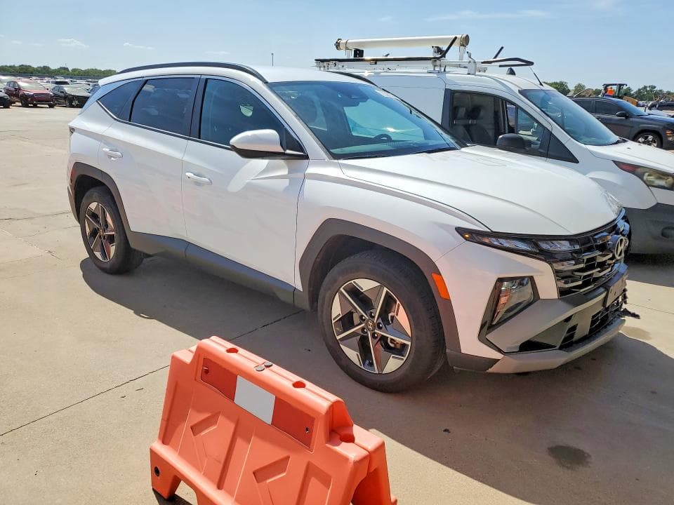 2026 HYUNDAI TUCSON SEL 4