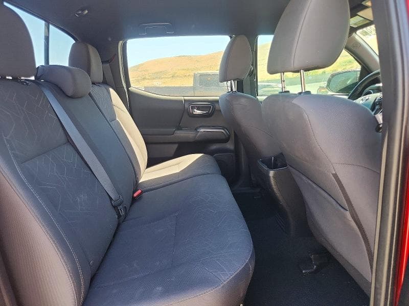2017 TOYOTA TACOMA TRD SPORT 10