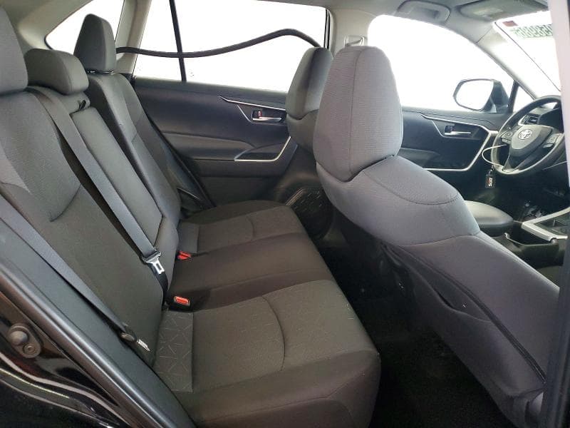 2025 TOYOTA RAV4 XLE 11