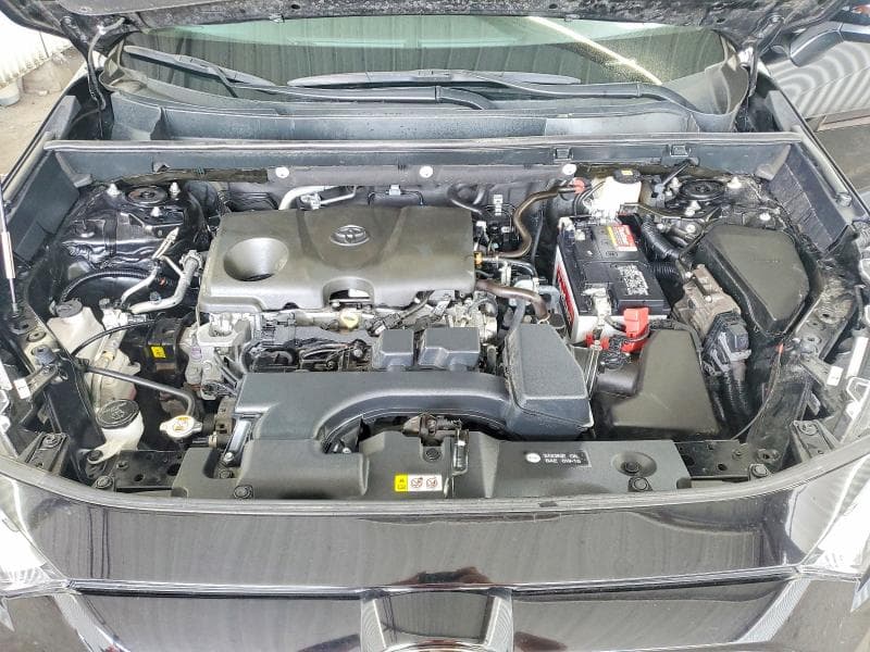 2025 TOYOTA RAV4 XLE 12