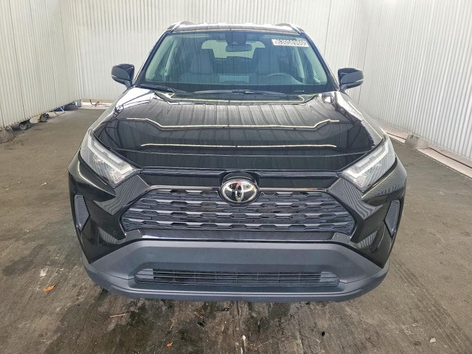 2025 TOYOTA RAV4 XLE 5