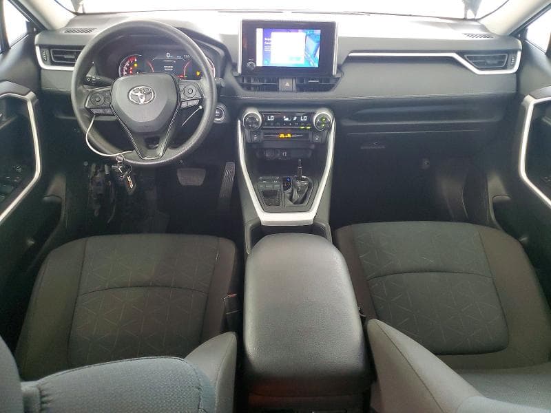 2025 TOYOTA RAV4 XLE 8