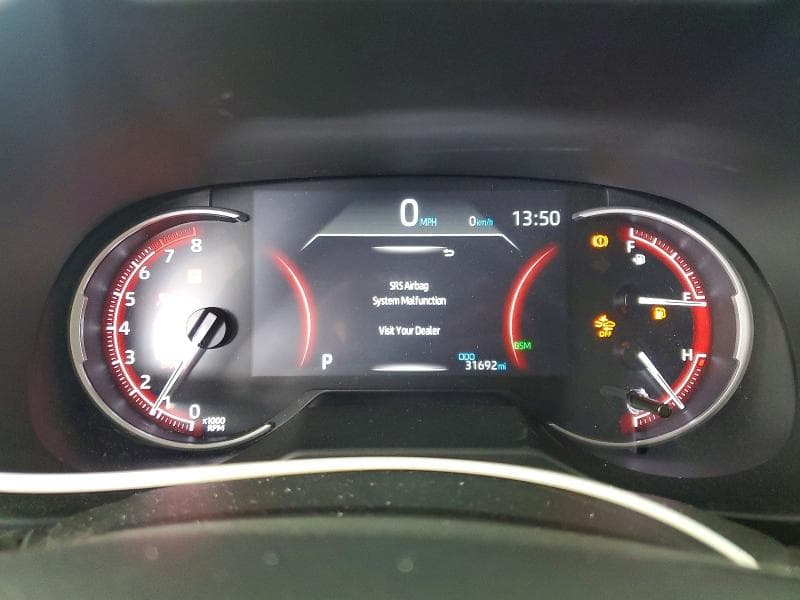 2025 TOYOTA RAV4 XLE 9