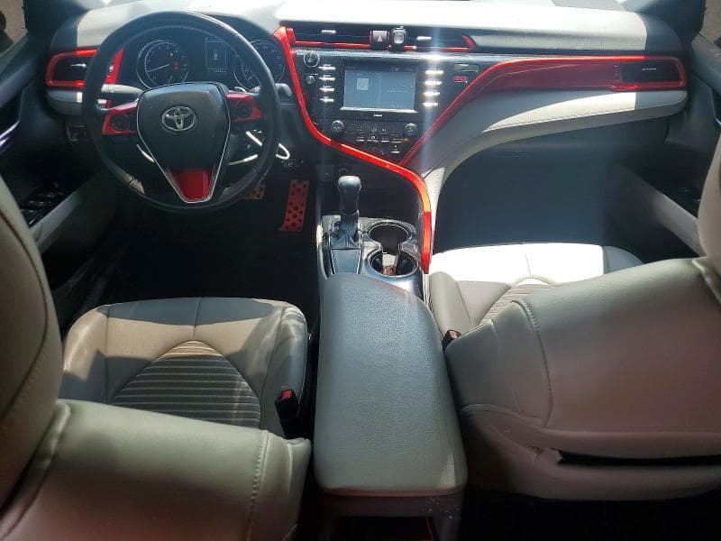 2020 TOYOTA CAMRY SE 8