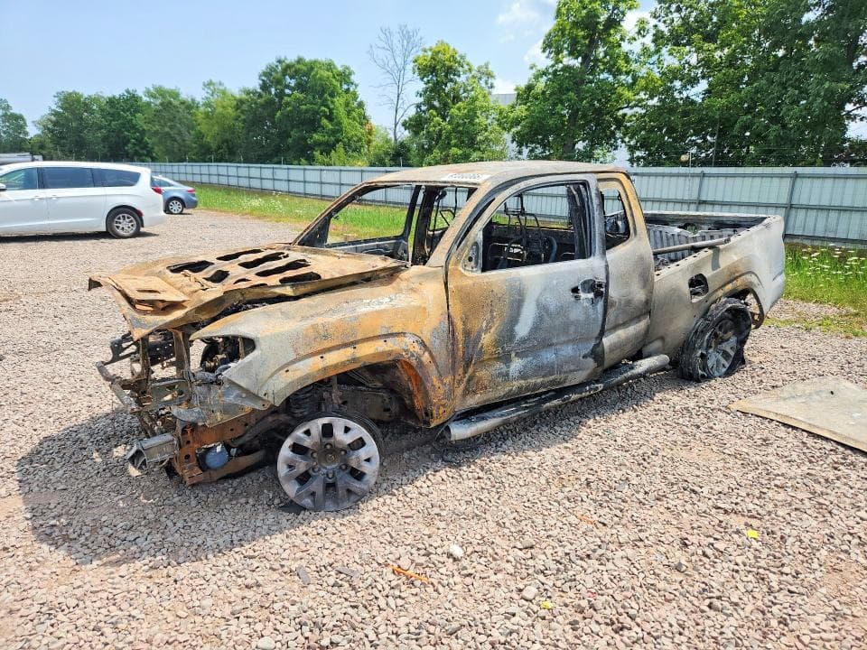 2017 TOYOTA TACOMA SR5 V6 - 1