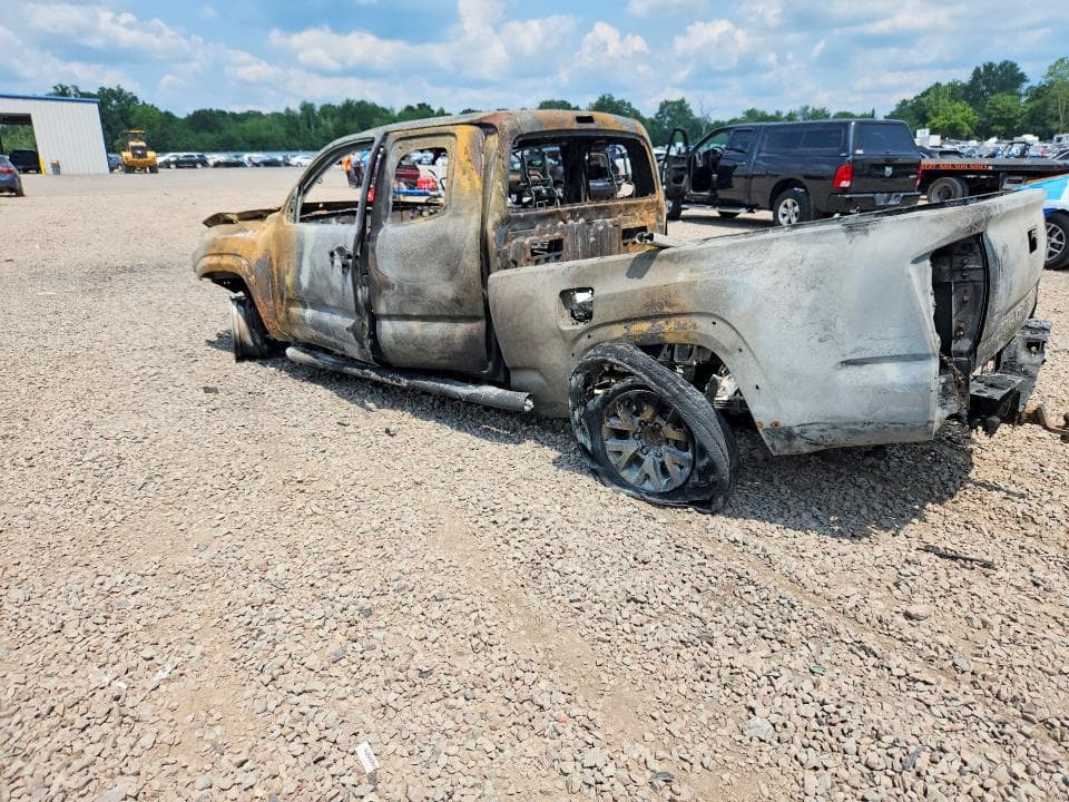 2017 TOYOTA TACOMA SR5 V6 2