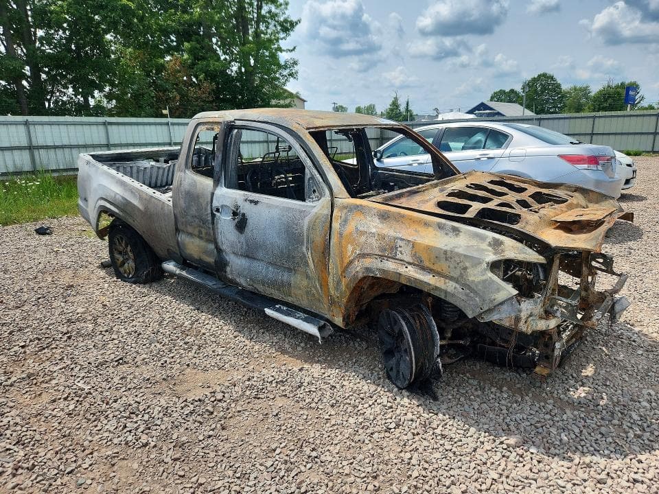 2017 TOYOTA TACOMA SR5 V6 4