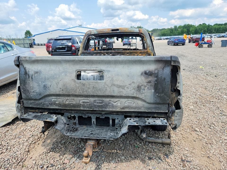 2017 TOYOTA TACOMA SR5 V6 6