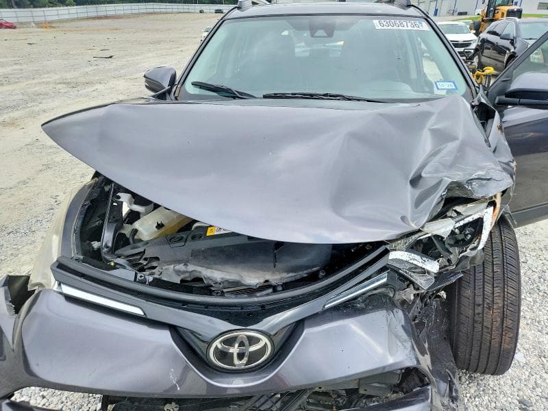 2018 TOYOTA RAV4 XLE 11