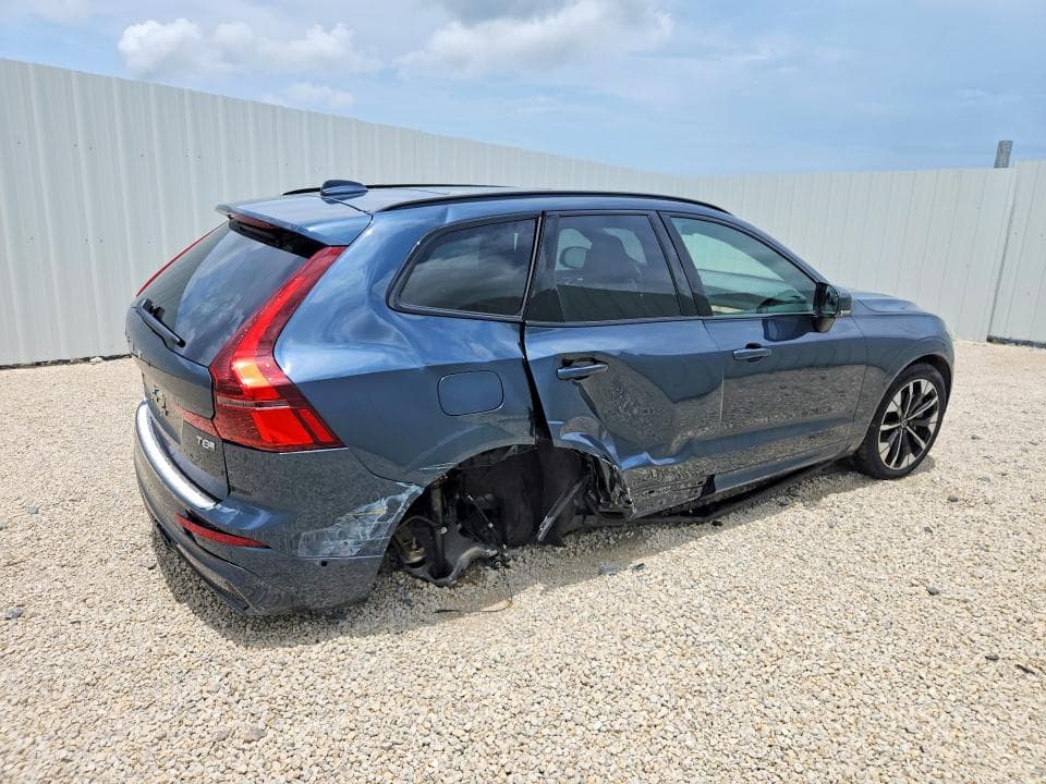 2026 VOLVO XC60 PLUS 3