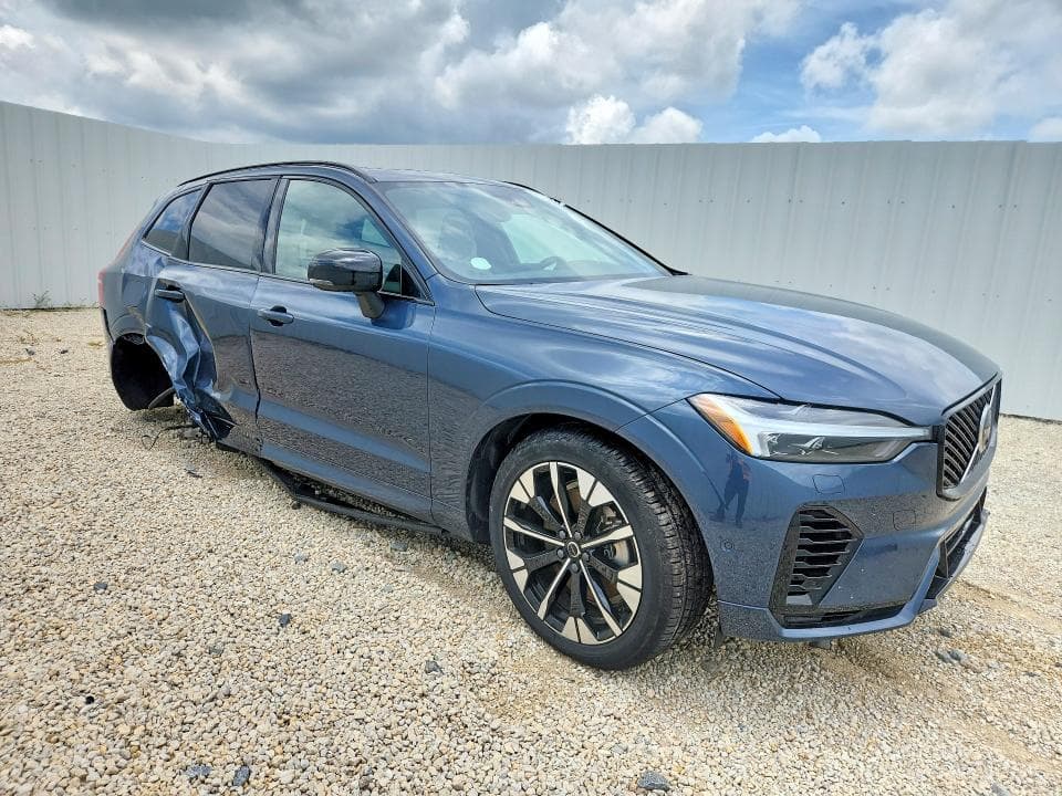 2026 VOLVO XC60 PLUS 4