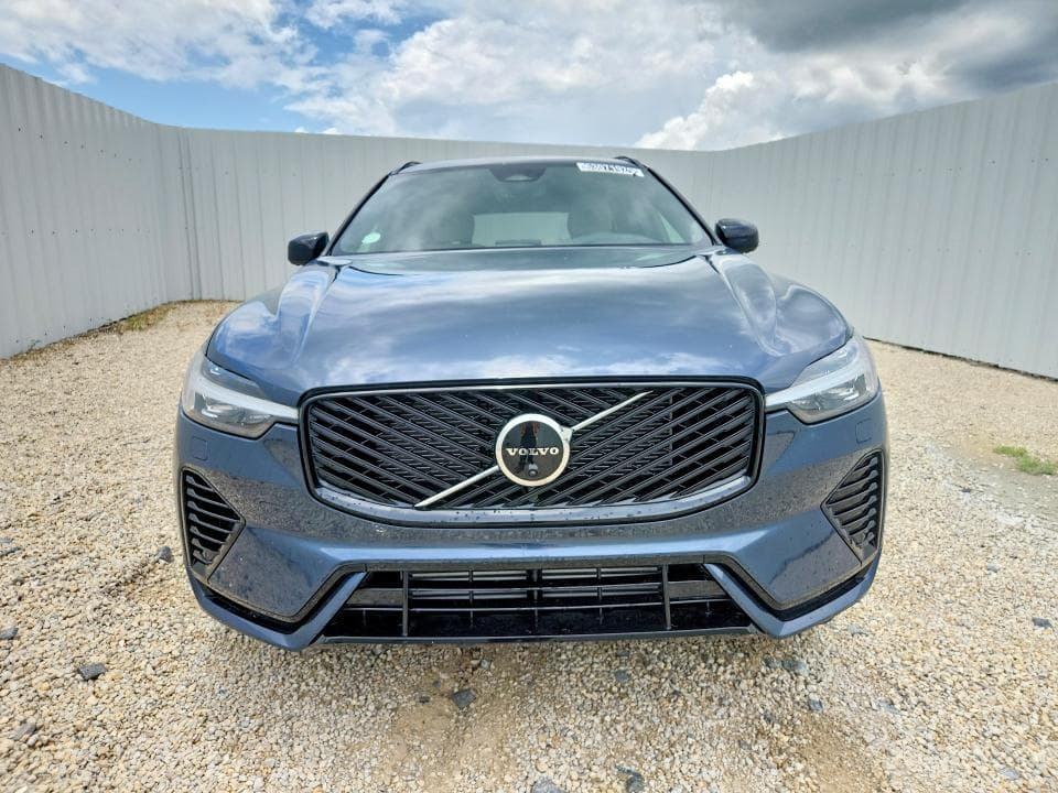2026 VOLVO XC60 PLUS 5