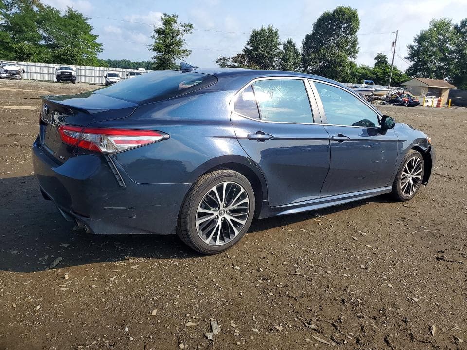 2019 TOYOTA CAMRY SE SE 4