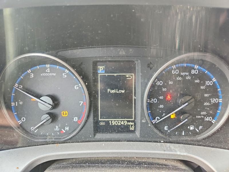 2018 TOYOTA RAV4 LE 9