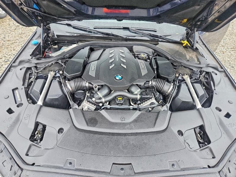 2020 BMW 750 XI 11