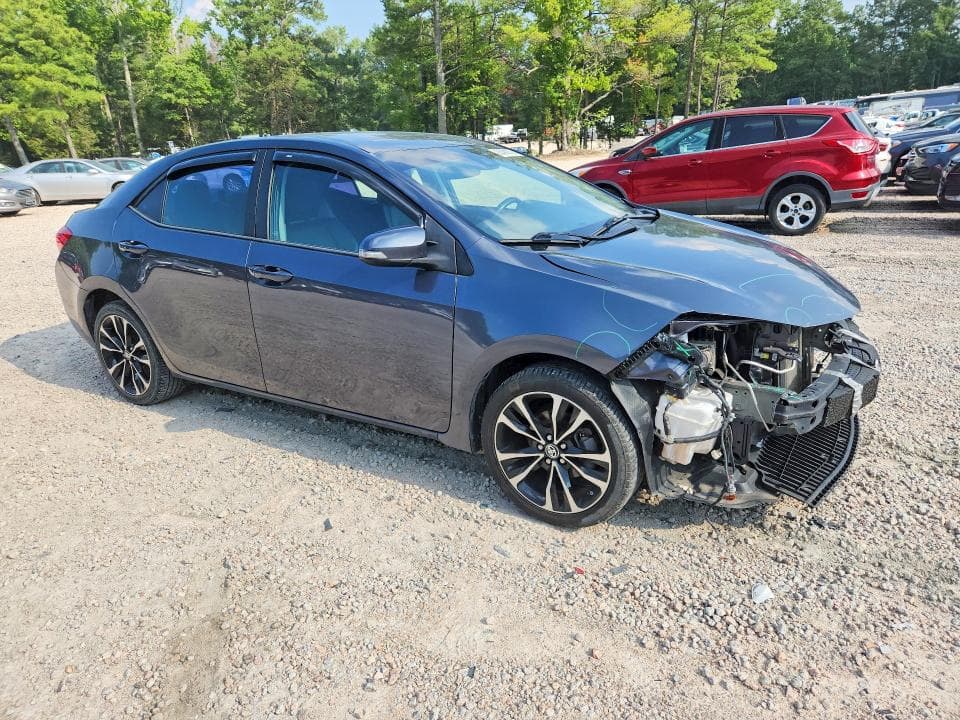 2017 TOYOTA COROLLA SE 4