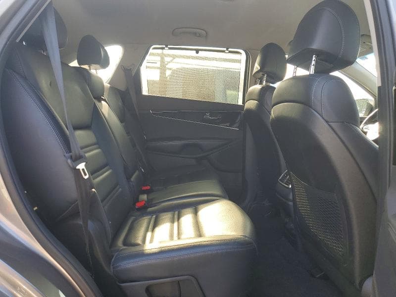 2017 KIA SORENTO EX 11