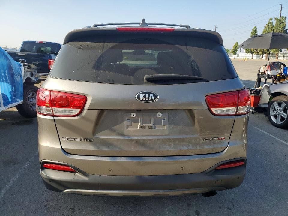 2017 KIA SORENTO EX 6