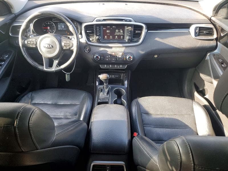 2017 KIA SORENTO EX 8
