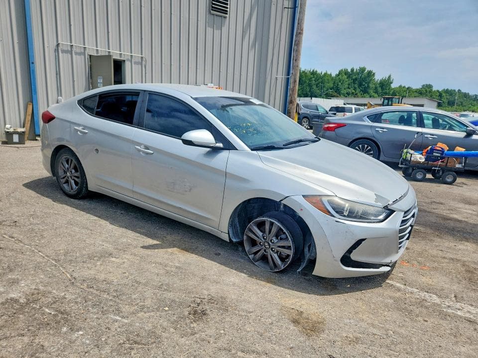 2018 HYUNDAI ELANTRA SEL 4