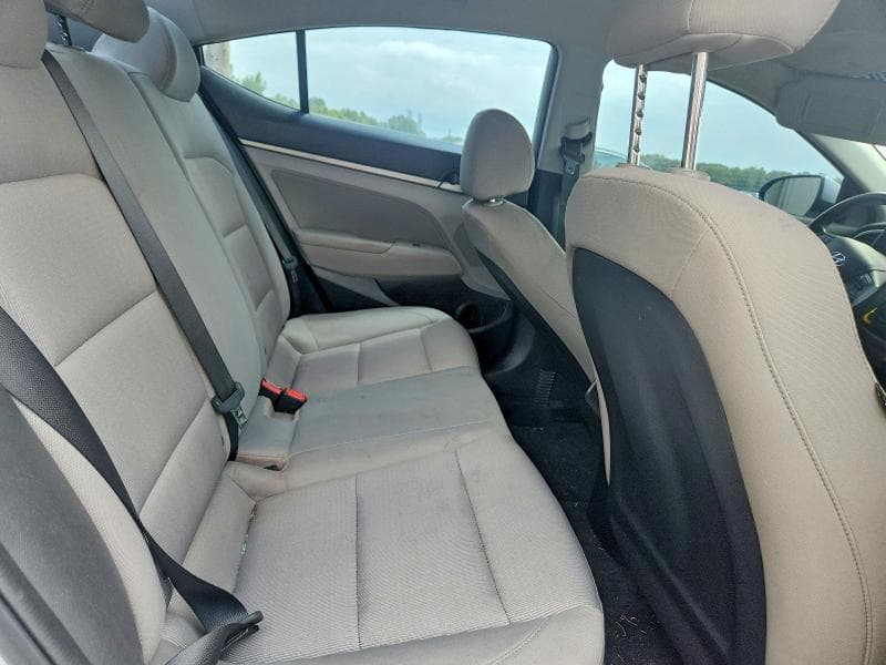 2018 HYUNDAI ELANTRA SEL 10