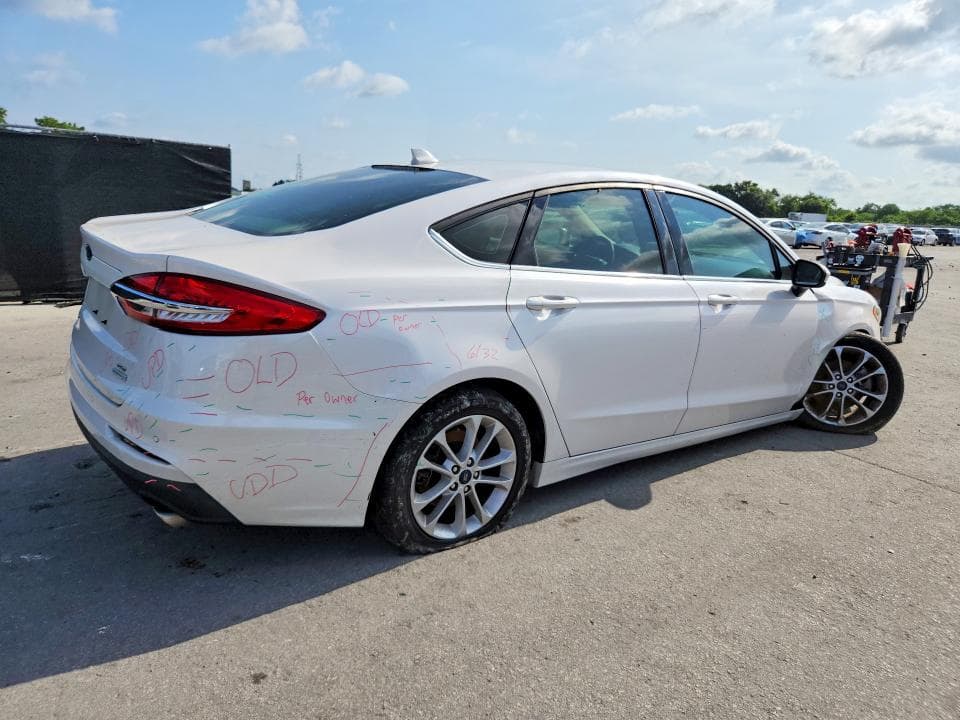 2019 FORD FUSION SE 3
