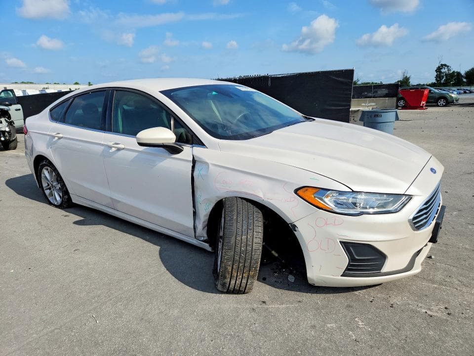 2019 FORD FUSION SE 4