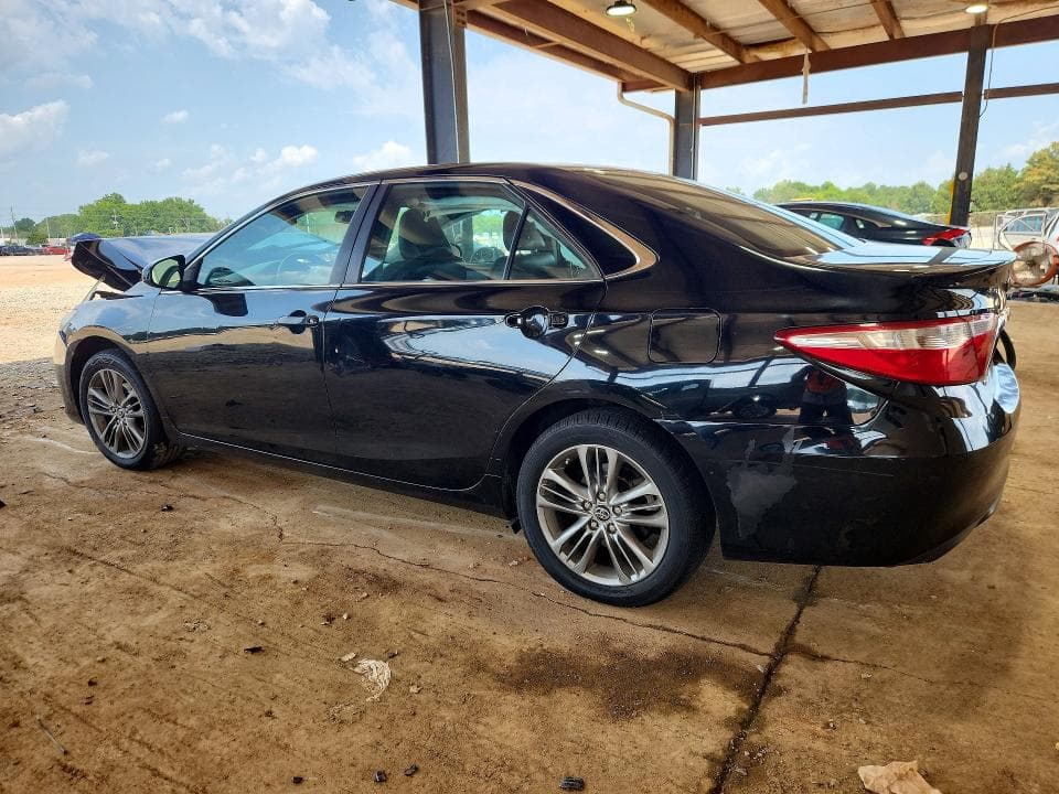 2017 TOYOTA CAMRY SE 2